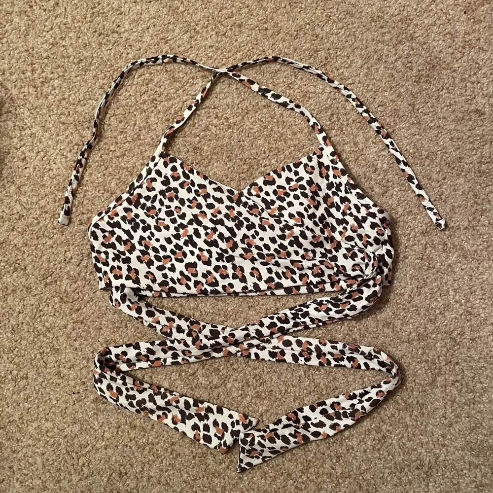 NWT Wrap Cheetah Print Bikini Top